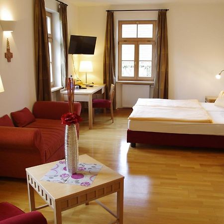 Klostergasthof Hotel Muennerstadt Ngoại thất bức ảnh