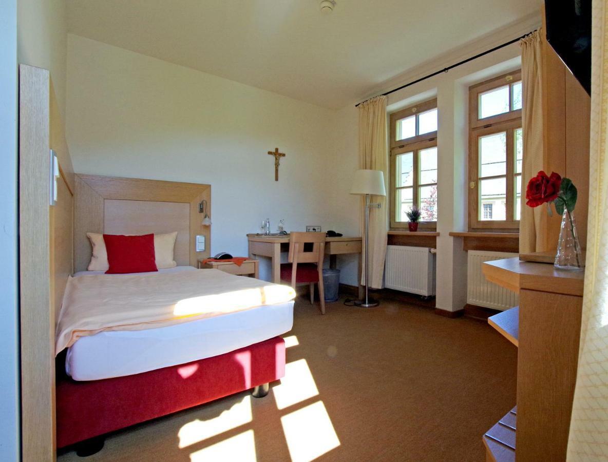 Klostergasthof Hotel Muennerstadt Ngoại thất bức ảnh