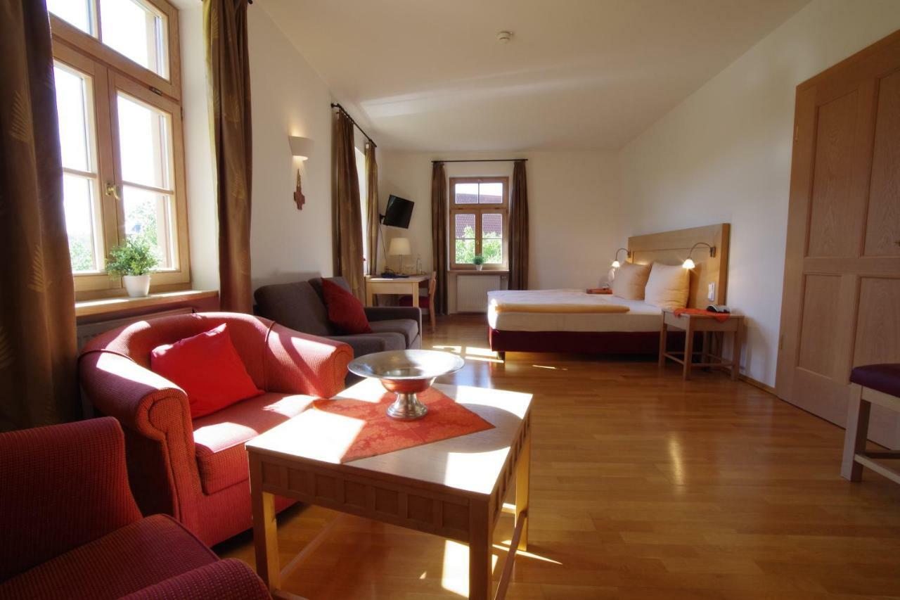 Klostergasthof Hotel Muennerstadt Ngoại thất bức ảnh